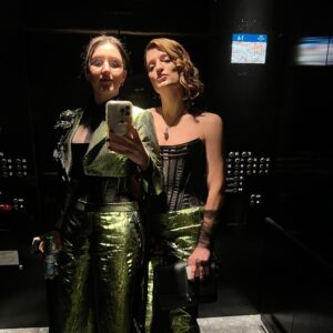 Lucy Moss Instagram - GRAMMYS - LOOK 1 

trying out this new thing where i take myself incredibly seriously what do we think

colleague: @thetobymarlow 
outfit: @wiederhoeft_ 
hair: @nevadastyles 
make up: @alliesmithmakeup 
photos (the fancy nice ones): @stolenbesos