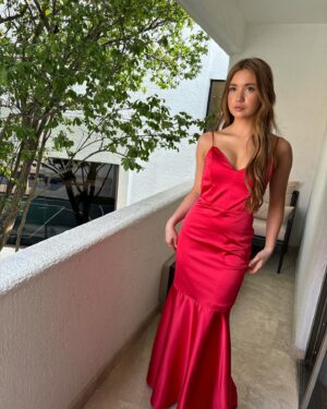 Lucy Paez Instagram - Red is the new black they said ♥️