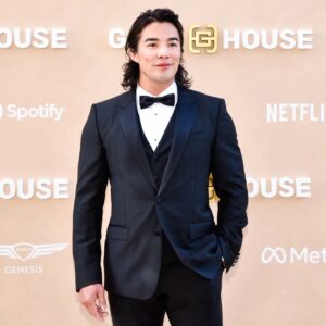 Ludi Lin Instagram - A big shout out to @goldhouseco for bringing together the whole AAPI family every year. I love you people!

Photos: Carly Stone

Way to work that mic @bingchen