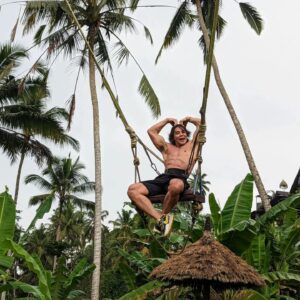 Ludi Lin Instagram - Eat. Pray. Lose your clothes. Bali.

#asicssg #soundmindsoundbody