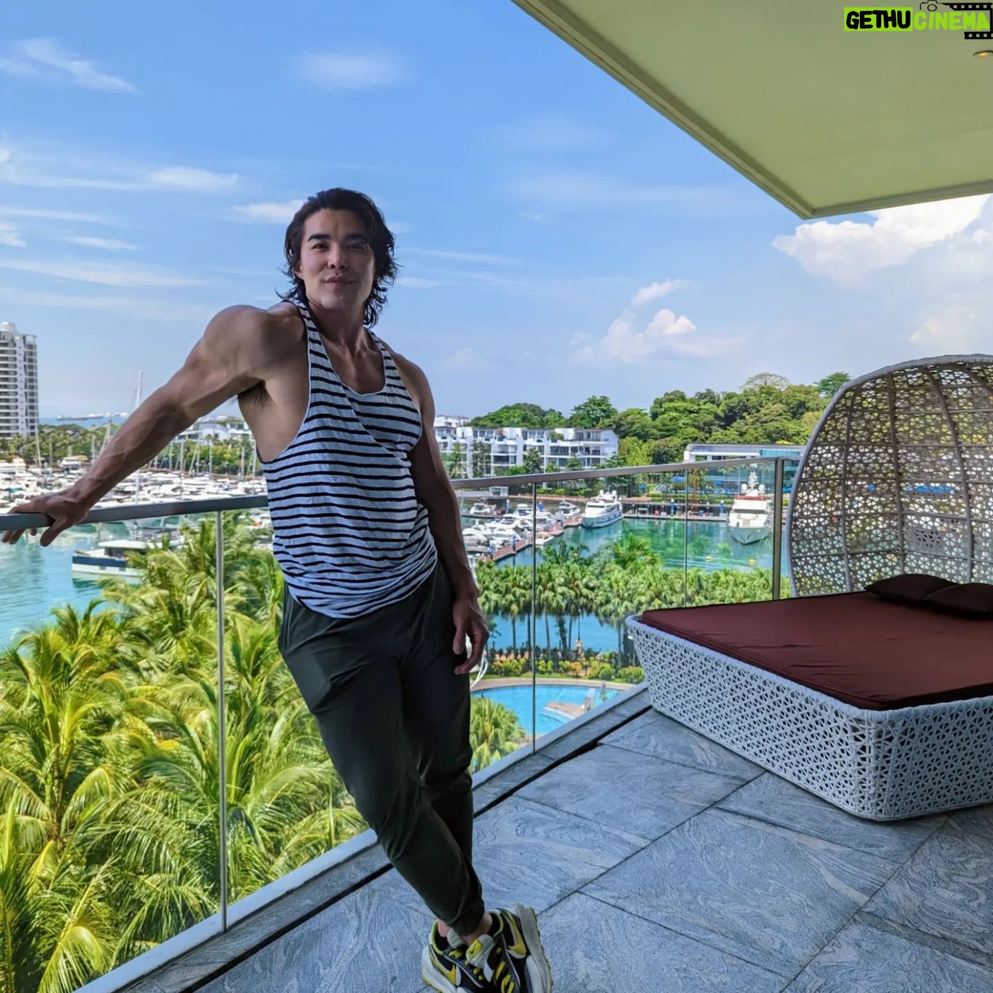 Ludi Lin - 11.1K Likes - Eat Train Sleep. Exploring the great indoors my last few days in Singapore at the W Sentosa.
More in stories @wsingapore #WSingapore