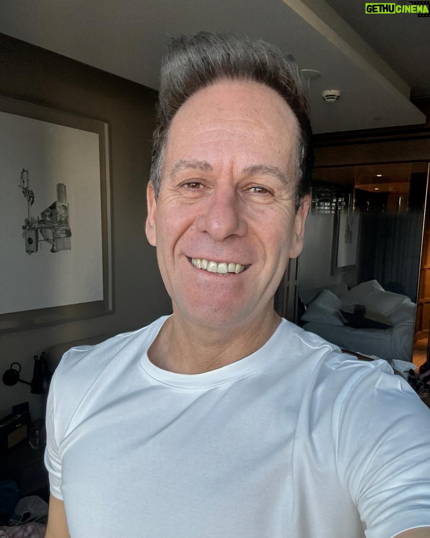 Luigi Calagna - 7.2K Likes - Oggi mi son svegliato cosƬ.. Buon compleanno a me šš