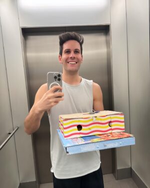 Luigi Calagna Instagram - La cena dei campioni 😁