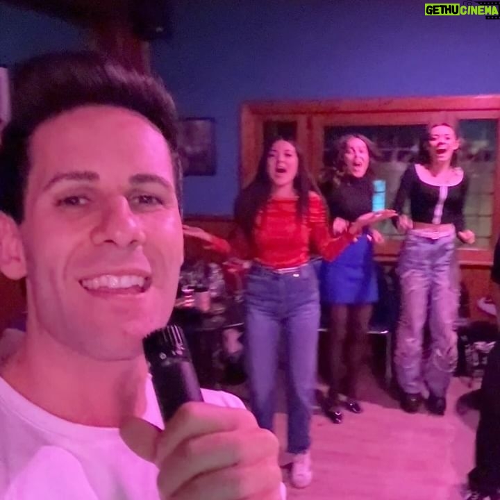 Luigi Calagna - 12.5K Likes - Siamo alla spa… 🙄
Un po’ di relax prima del tour 🚀