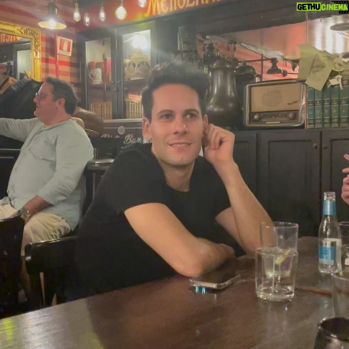 Luigi Calagna - 5.3K Likes - Io insalata.. Sofì mc.. 😓
Tra poco ricomincia il nostro tour! 😍