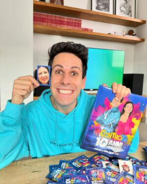 Luigi Calagna Instagram - Stiamo scrivendo una nuova canzone.. non siete pronti! 
Al concerto faremo esplodere tutto 🔥