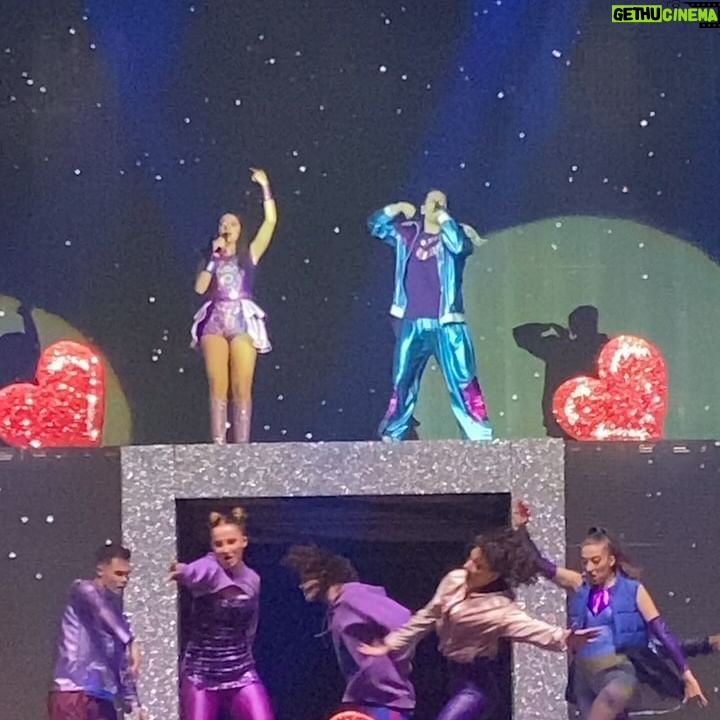 Luigi Calagna - 5.3K Likes - Io insalata.. Sofì mc.. 😓
Tra poco ricomincia il nostro tour! 😍
