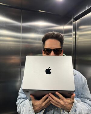 Luigi Calagna Instagram - Questa settimana è stata epica ma la prossima lo sarà ancora di più.. faremo un super annuncio! 🤫