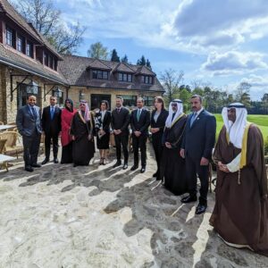 Luigi Di Maio Instagram - Negli ultimi mesi - insieme a tutti coloro che lavorano nel mio team - abbiamo lavorato duro per l’organizzazione del primo Forum di Alto Livello tra i Ministri degli Esteri dell’Unione Europea 🇪🇺 e i Paesi del Consiglio di Cooperazione del Golfo:  Qatar 🇶🇦 Arabia Saudita 🇸🇦 Emirati Arabi Uniti 🇦🇪 Bahrain 🇧🇭 Kuwait 🇰🇼 Oman 🇴🇲 

Voglio ringraziare tutti gli Stati membri per avermi dato l’onore di organizzare ed essere il moderatore di questo dibattito. 

È stato un momento prezioso per ragionare insieme di sicurezza regionale e su come coordinare i nostri sforzi diplomatici per la riduzione della tensione e la pace. 

L’evento è stato presieduto dall’Alto Rappresentante Josep Borrel, dal Primo Ministro e Ministro degli Esteri del Qatar Mohammed Al Thani e dal Segretario Generale del Consiglio di Cooperazione del Golfo Jasem al Budaiwi. 

Un grande grazie a tutti, in particolare alla squadra dell’EEAS e dell’FPI per il grande supporto e per aver reso tutto questo un successo. 🙏