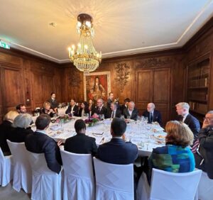 Luigi Di Maio Instagram - Nella cornice della splendida Monaco di Baviera, la Munich Security Conference 2024 è stata ancora una volta un grande successo. 
Molte occasioni per discutere di soluzioni alle più importanti crisi internazionali e una grande opportunità per incontri bilaterali con colleghi e vecchi amici.