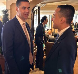 Luigi Di Maio Instagram - Nella cornice della splendida Monaco di Baviera, la Munich Security Conference 2024 è stata ancora una volta un grande successo. 
Molte occasioni per discutere di soluzioni alle più importanti crisi internazionali e una grande opportunità per incontri bilaterali con colleghi e vecchi amici.