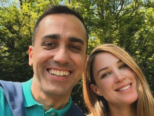 Luigi Di Maio Instagram - A te che sei e sarai una mamma straordinaria, grazie per questa vita insieme. 
Buona festa della mamma ❤️