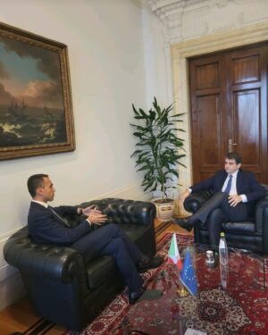Luigi Di Maio Instagram - Oggi incontri davvero produttivi a Roma con il Ministro della Difesa Guido Crosetto e il Ministro per gli Affari Europei Raffaele Fitto. 

Al centro dei colloqui il rafforzamento della partnership tra l’Unione Europea e i Paesi del Golfo. 🇪🇺🇮🇹
