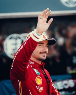 Luigi Di Maio Instagram - E Charles Leclerc vince il Gran Premio di Monaco! L’Inno di Mameli risuona ancora una volta per la vittoria della rossa 🇮🇹 
Sempre e comunque FORZA FERRARI 🏎️