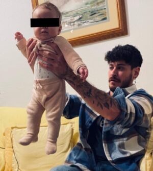 Luis Cepeda Instagram - Por fin conozco a mi sobrina.
Traía regalo.