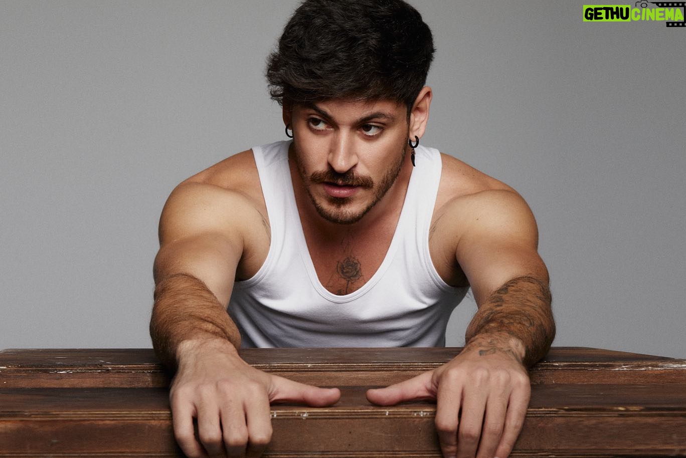 Luis Cepeda - 29.8K Likes - Salgo enfadao pero bueno