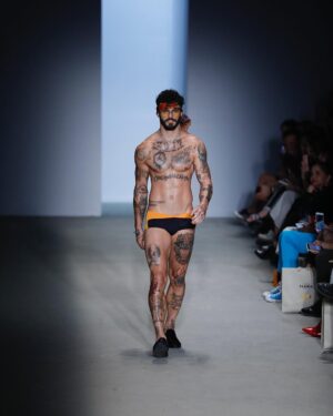 Luis Coppini Instagram - @amirslama #spfw