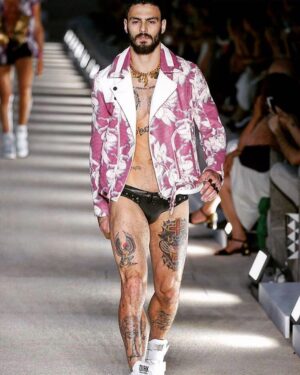 Luis Coppini Instagram - DIRK BIKKEMNERGS Milan @dirkbikkembergs tks 🇮🇹