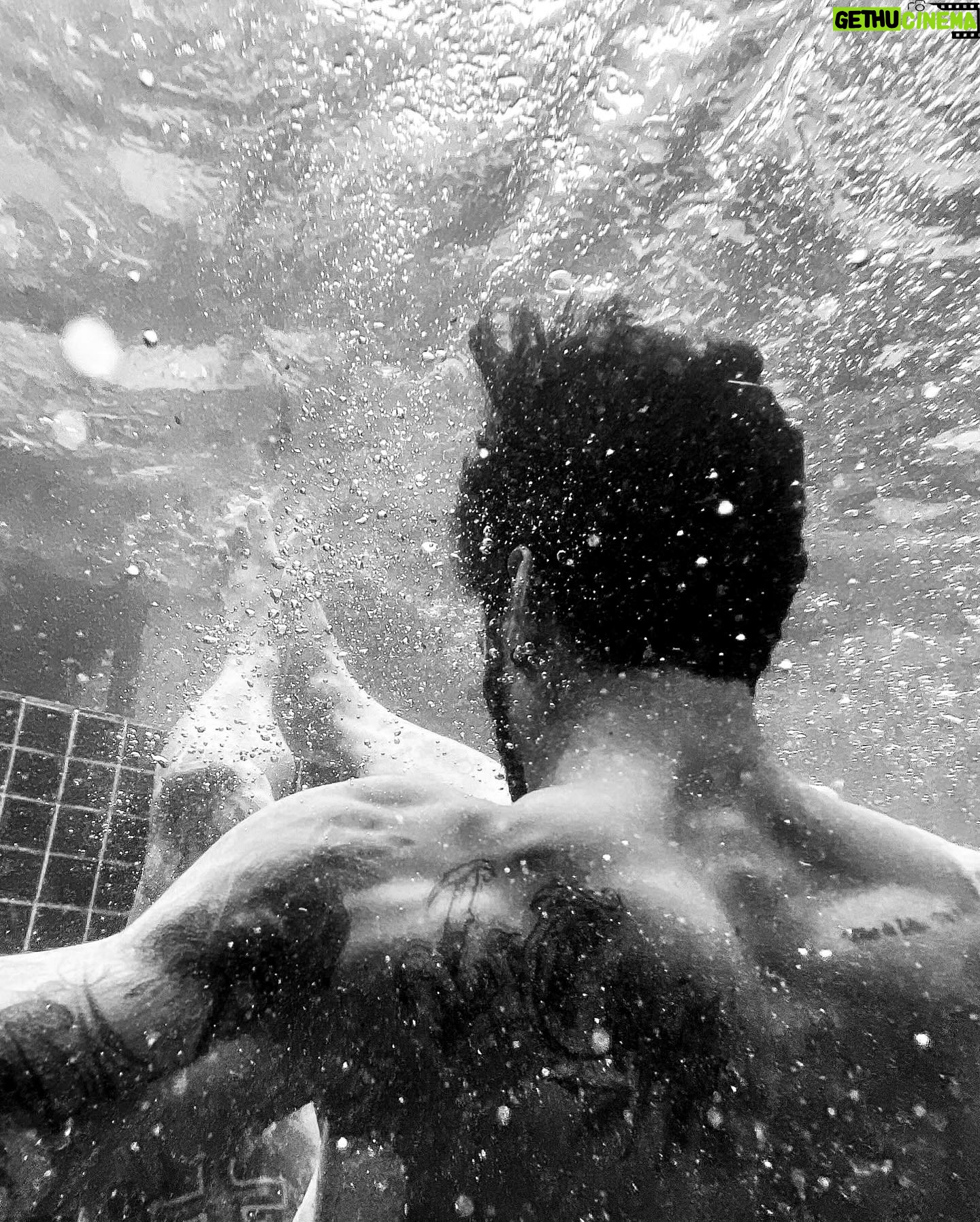 Luis Coppini - 1.4K Likes - Splash @luiscoppini #shotoniphone
.
.
.
#marceloauge #blackandwhitephotography #portfolio