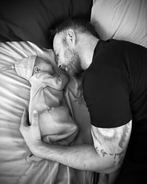 Luis Ernesto Franco Instagram - Wowwww! Nunca había sentido tanto amor, miedo, fe, alegría, gozo, agradecimiento, con la primer mirada de alguien. Que mezcla de emociones!!.

Welcome to this world Leo. 

Mama & Papa will do the best to love you, protect and nurture you. 
You are a blessing and already mucho loved!

Thank you @roza.franco for being that warrior and the best mom that Leo could have!
Te amo, and admire you more than ever!