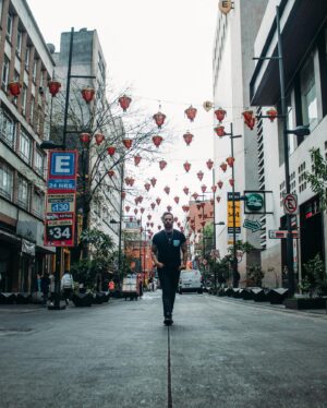 Luis Ernesto Franco Instagram - Just Keep walking… Se cerró un ciclo y abriendo otros. Acercándome al cuarto piso y el panorama cada vez se ve mejor! 
Que bien se siente tener el pecho lleno de gratitud, y la cabeza llena de sueños por cumplir. 

📸 by @jonhatanvalenzo
