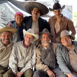 Luis Fernando Peña Instagram - Hoy me acordé mucho de este gran viaje llamado @quevivamexico_cabrones que fue un viaje lleno de gente muy chingona como lo es toda la FAMILIA REYES, y también de todo lo que vivimos en lo personal mi familia y yo en este proceso… hoy les comparto unas fotitos!!