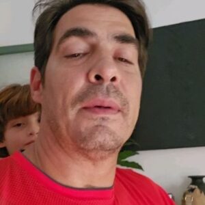 Luis Gerónimo Abreu Instagram - Aquí andamosssss estudiando ..... ooohhhhhh
FALTA 1 DIA!!!!!!!
MAÑANA FUNCION DE CAMAS EN BARCELONA 
TEATRO EIXAMPLE 
9 PM 
entradas a la venta en www.passline.es
Link: https://www.eixampleteatre.cat/es/Luis-Geronimo-Abreu---Camas
O en mi Biografía 
@fabricadecomedia 
@claudialagatta 
AH POR ELLOS ....
que el verano no pueda con nosotros !