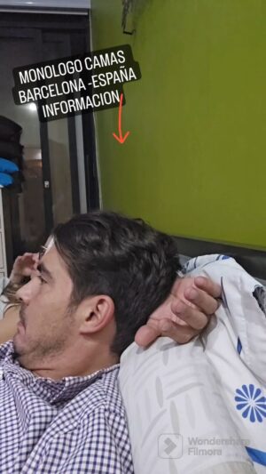 Luis Gerónimo Abreu Instagram - LES PROMETO VALE LA PENA VEANLO HASTA EL FINAL !!! @claudialagatta hace poco se quejó por aquí de mis SUPUESTOS ronquidos.Pues aquí les dejo la muestra de lo que yo tengo que aguantar en MI CAMA sitio en el que debería descansar y relajarme ...pero así no se puede.
QUE QUEDE CLARO ESTO ES REAL, CASI CASI CÁMARA ESCONDIDA.( se va a enterar cuando le llegue la invitación a colaborar jejeje) si no publico en tres días, llamar a la policía jejejejeje
Quieren escuchar  más cuentos de mis CAMAS. Nos vemos el 27 JULIO EN BARCELONA -ESPAÑA en el TEATRO EIXAMPLE . entradas a la vente en PASSLINE
EN LINK DIRECTO EN MI BIOGRAFÍA 
@passline_espana 
@fabricadecomedia 
@claudialagatta