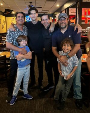 Luis Gerónimo Abreu Instagram - Este TBT reciente , es muy significativo .
Les cuento en la primera foto esta mi hermano @chefmax69 , con su hijo Noah, mi hermano @joaquinabreu y su hijo Gabriel, este servidor y Salvador.
Lo especial de.esta foto es que es primera foto de los 6 JUNTOS. Por razones de la vida, distancia, etc tardamos 8 años en poder tomar esta foto, siempre faltaba alguno ... Lo logramos en ese viaje y con la fe de que se va a repetir mucho y seguido. Si deslizan ven el combo completo con mi maravillosa cuñada @marianna_antunez y mi flaca bella @claudialagatta .Día Maravilloso!!
por eso la canción... así me sentia ese día.
 Happy to be Here.
Feliz Jueves !!!!!
