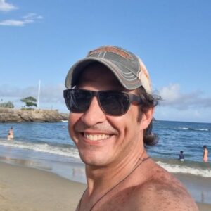 Luis Gerónimo Abreu Instagram - Se acerca Semana Santa y yo fuera del País por trabajo , eso si FELIZ por que tengo a Claudia y Salvador de visita por unos días, pero uno no deja de extrañar nuestros colores y sabores #marcaribe #polarcita 
FELIZ SEMANA SANTA A TODOS 
CUIDENSE MUCHO 
@polarpilsen
#orgulloporlonuestro 
#orgullososdelonuestro 
Sin música, por que no había otro fondo musical mejor que las olas !