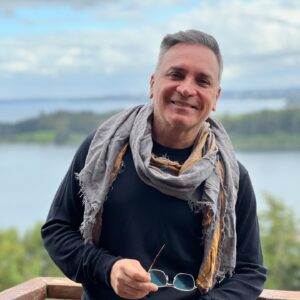 Luis Jara Instagram - Un afectuoso saludo para todas y todos desde este maravilloso rincón de Chile. Que tengan  una tarde maravillosa, y seguimos  en camino.