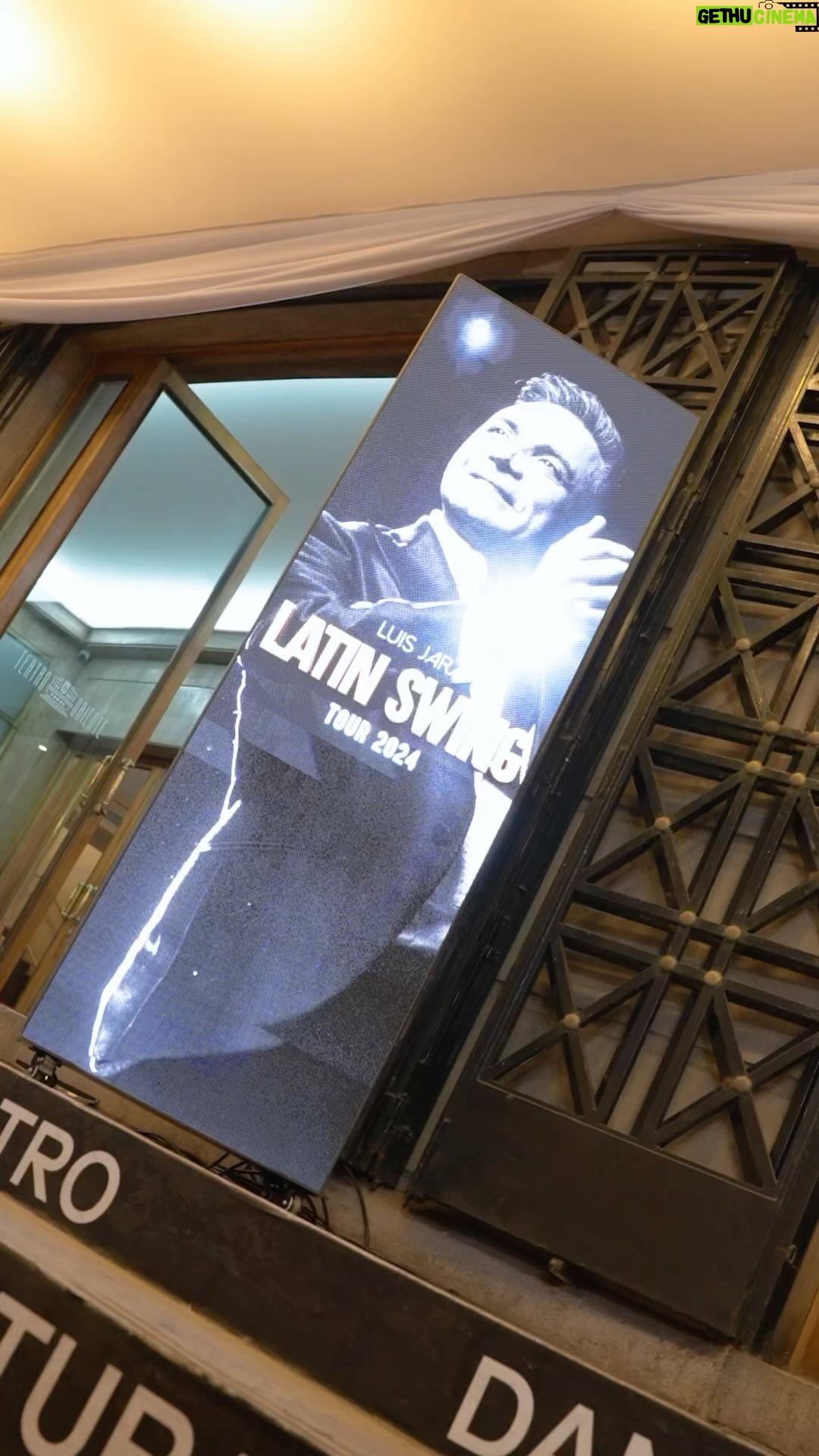 Luis Jara - 1.7K Likes - A minutos de comenzar @teatroorienteprovidencia #latinsuing #showenvivo #chile🇨🇱 @bizarrolivecl
📸 @wehubcl