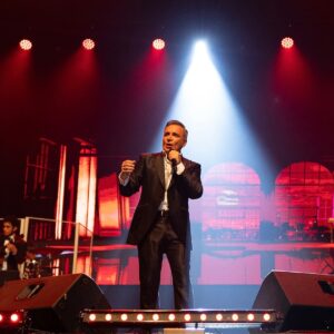 Luis Jara Instagram - Comenzamos un camino, un recorrido por Chile lleno de música, trabajo y disciplina. Una esperada gira de la mano de un disco entrañable como #latinswing. Me acompaña un equipo humano y artístico de primer nivel, técnicos, músicos, y productores. A todos ustedes mil gracias, porque comenzamos con el pie derecho en #temuco. Gracias @jpcrettino por acompañarme. Gracias @paulo_zieballe por tu talento. Ahora nos espera Concepción y antofagasta este mes de julio. Infinitas gracias por su cariño y aplausos. Los quiero y seguimos en ruta @antonio_mondaca @felipesaxo @jhonytrombon @mauriciocastillo.cl @jjvra @rafaelpercu @nachoo_barrientos @kokeduranc @maestri_music @sotelobirkelbach @waldo_gonzalez_ld @iossandon @mosquelot_ @flavio_silva_cifuentes @pabloko73 @rodrigovidelam @camipiki @bizarrolivecl @sono.cl @supermercadoslily @carnivo_steakhouse @jpcrettino @paulo_zieballe. Gracias al auspicio de @cajalosandes 

Fotos y videos by: @sebaadiaaz