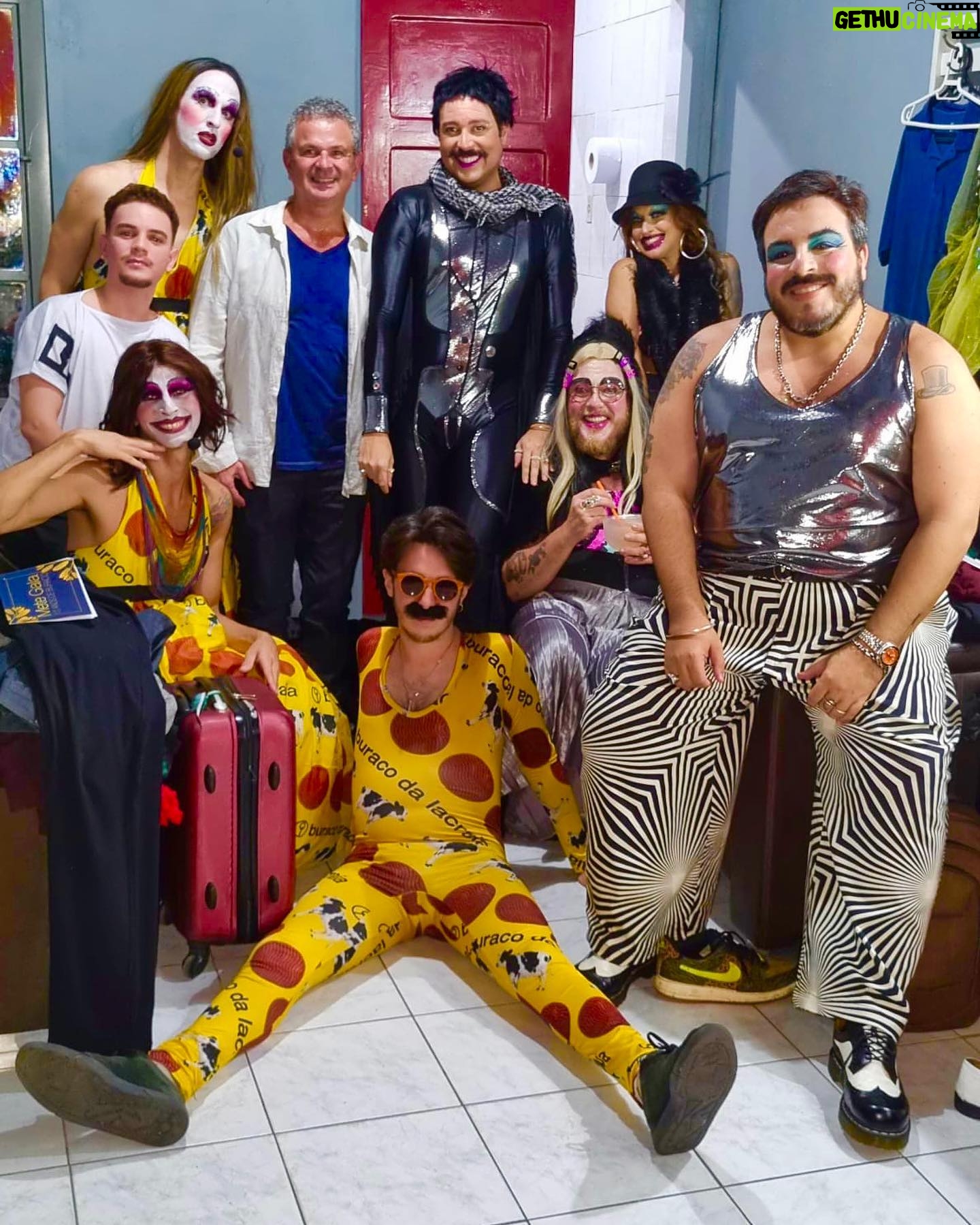Luís Lobianco - 1.7K Likes - Festa de 12 anos do Buraco com bolo a metro e muitas pessoas que amamos presentes. O @buracoshow continua!