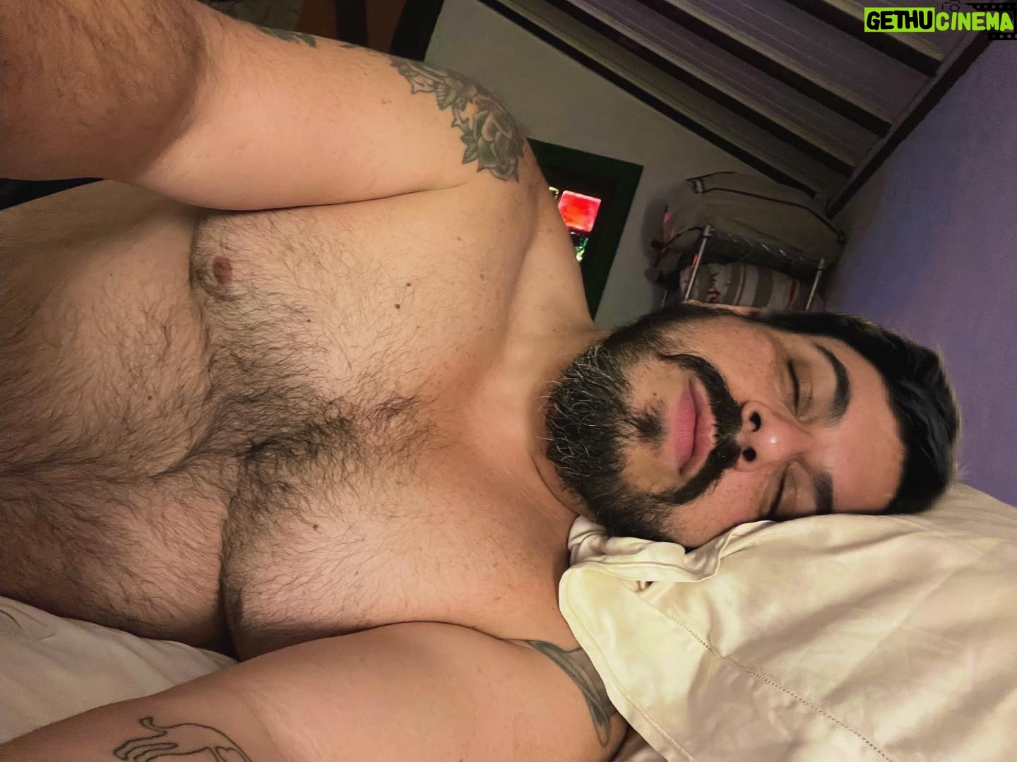 Luís Lobianco - 2.5K Likes - toma carrossel! 🍦