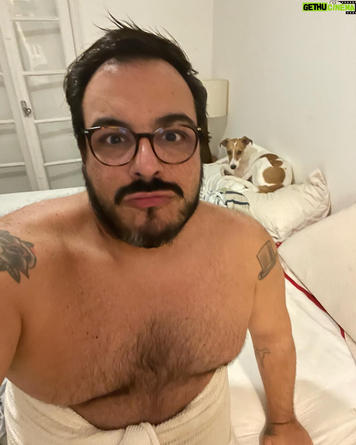 Luís Lobianco - 1.9K Likes - Esses dias, buscando leveza 🎠