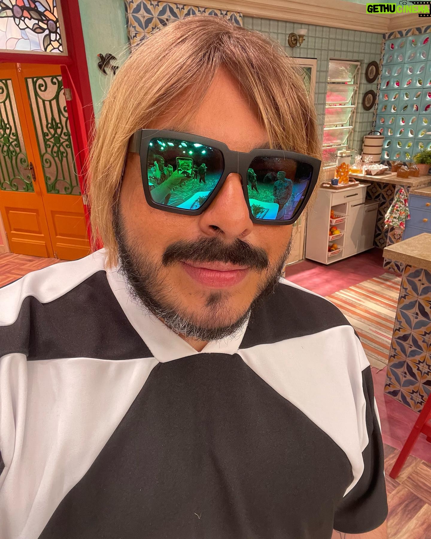Luís Lobianco - 1.9K Likes - Esses dias, buscando leveza 🎠