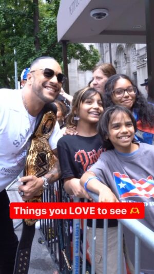Luis Martinez Instagram - World Heavyweight Champion @archerofinfamy was living his best life with some fans at the NYC Puerto Rican Day Parade 🇵🇷🇵🇷🇵🇷