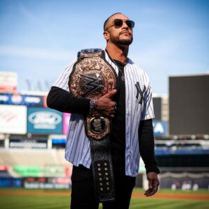 Luis Martinez Instagram - All Rise! ⚖️

The @wwe Heavyweight Champ is in the building 🔥