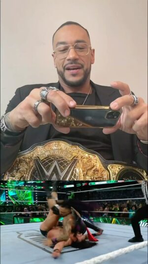 Luis Martinez Instagram - Don’t worry @archerofinfamy, we still get goosebumps watching this back too 🙌🔥
