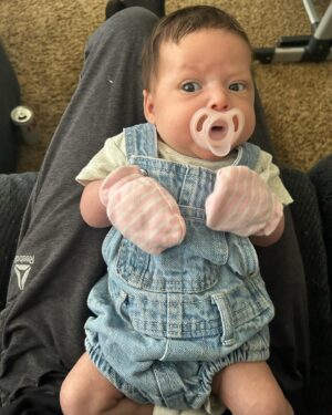 Luis Peña Instagram - Nothing cuter than a baby in overalls 🥹