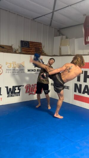Luis Peña Instagram - Just a week and a half away from @ariesfightseries really appreciate @thugnasty_ufc for helping me train and really pushing me this camp can’t thank you enough brotha! Not bad for the last round of 3x5 minute rounds after 3x6 minute rounds of mma grappling with a fresh man every 2 minutes getting down to weight