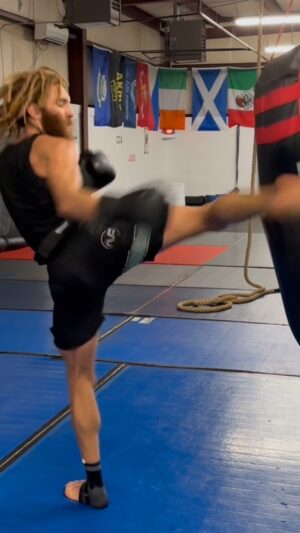 Luis Peña Instagram - Good work today with my coach @jbmachine3x here at @combat_concepts_academy_ working power and hip mobility on the bag with some kicking drills wearing a 5lbs weight belt come September 23rd I will be indestructible