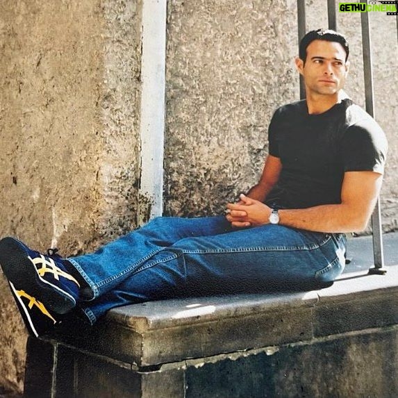 Luis Roberto Guzmán - 12.3K Likes - #tbt2002 #Florencia Presumiendo mi primer corte de pelo en Europa. 😂