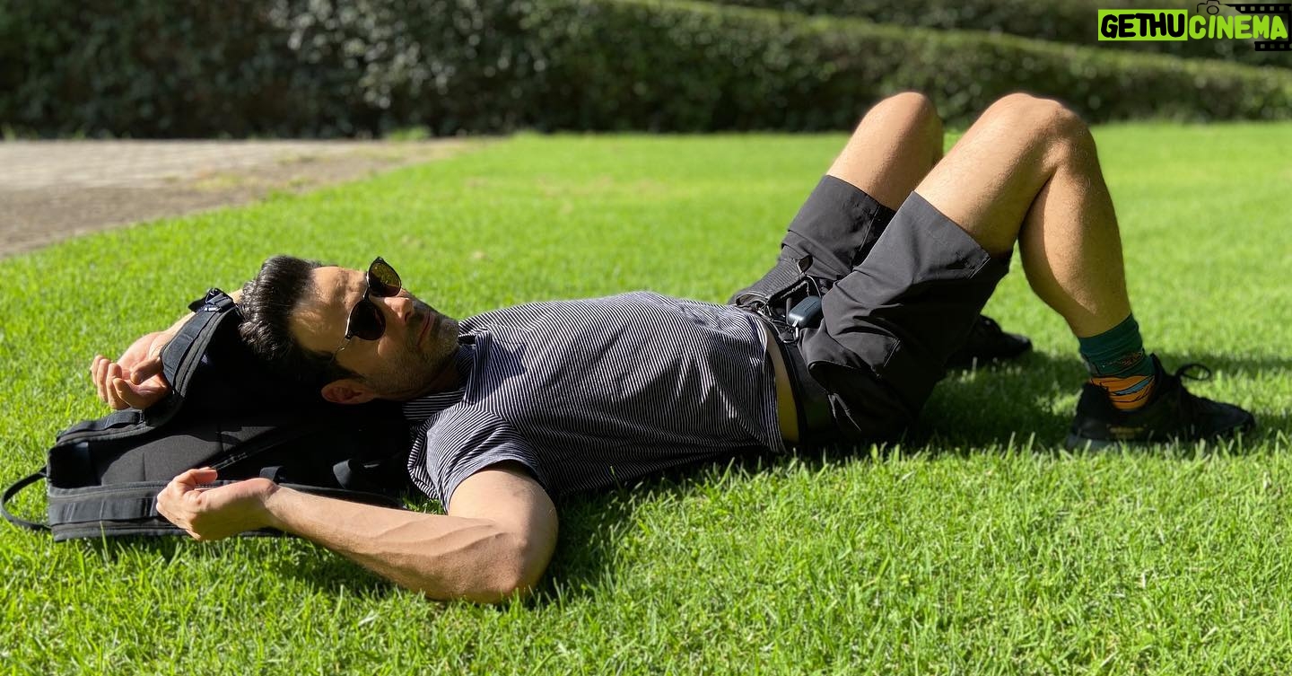 Luis Roberto Guzmán - 15.7K Likes - Así se espera para grabar en @lamexicanayelgueroof Bendiciones de la profesión. #vitaminad #cubrebocas conmigo pronto por @canalestrellas @itatic_oficial @castillo.iran @sian_oficial @eleazargomez333 @rodrigoabed @tanializardomx @norasalinastv @soyjuliocamejo @miguelmartinezoficial @galamontes @nicandrodiazof y........... cc: 📸 @juansolervalls