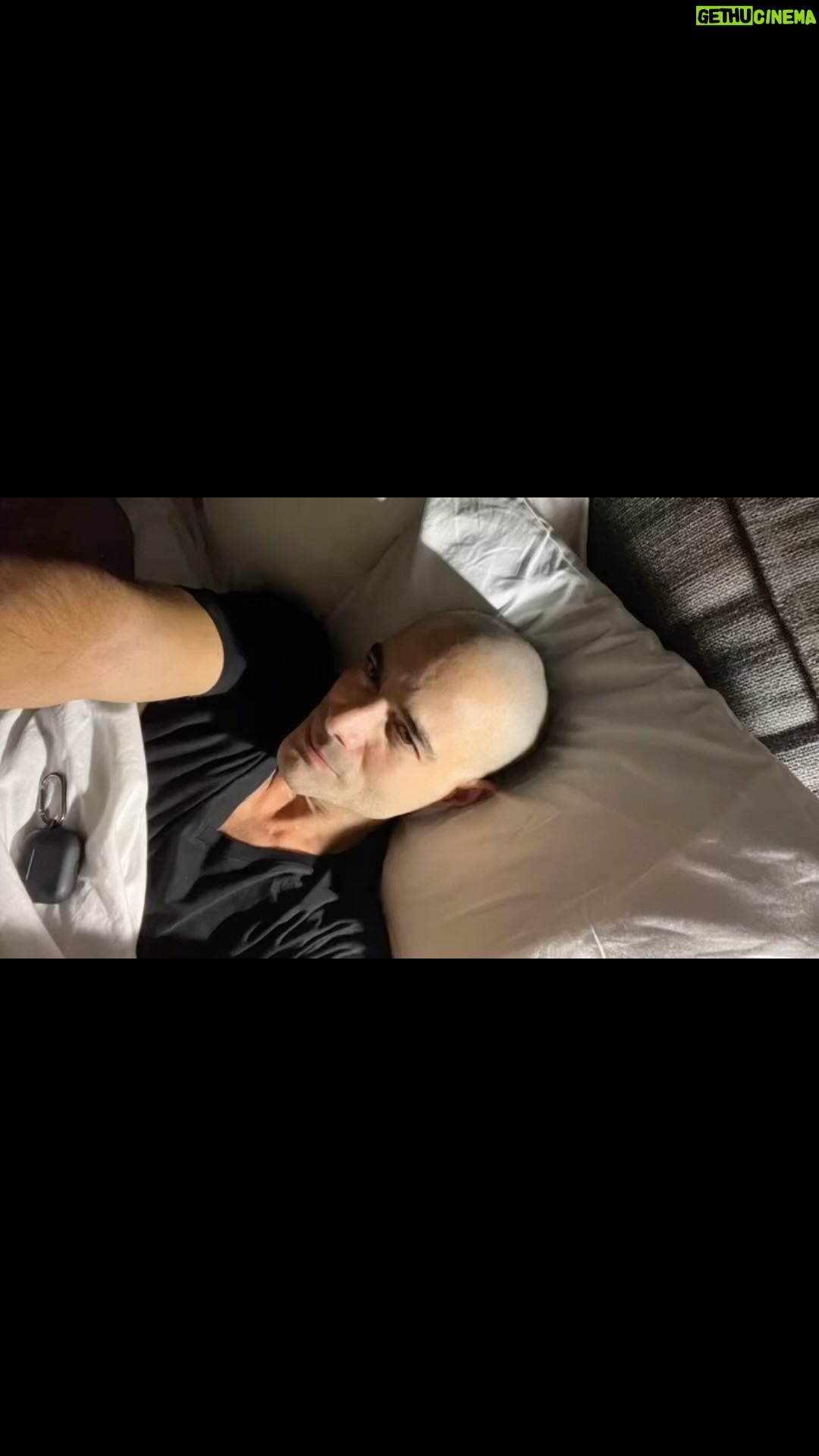 Luis Roberto Guzmán - 18.9K Likes - Un pequeño resumen de lo vivido estos últimos meses. Nuevos lugares, gente maravillosa, naturaleza, y la ganas de seguir viviendo a tope. Agradecido con toda la aventura. Y agradecido con cada espacio y personas topadas en el camino. A seguir viviendo.
