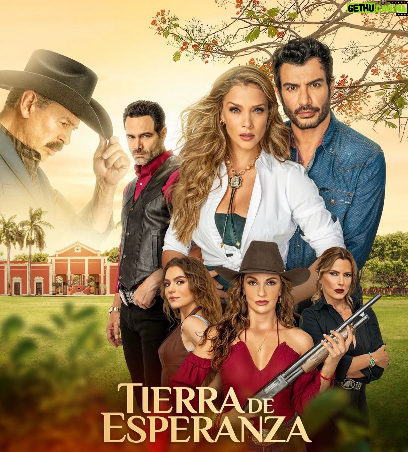Luis Roberto Guzmán - 11.5K Likes - Hoy empieza a verse el resultado de un proceso lleno de hermandad, diversión, risas, compromiso. Un melodrama clásico, con locaciones divinas, un elenco, una producción y un equipo técnico a toda madre. Trabajar desde ese lugar es espléndido. Gracias a cada un@ de ustedes que me han hecho feliz contando esta historia. En la vida todo tiene un propósito. Agradecido de poder regresar y trabajar con @elgueromex quien confió y me dio mi primera oportunidad hace 22 años cuando era un chamaco recién empacado de la isla del encanto(Puerto Rico) y que no tenia ni idea de que México sería su casa, tierra y país de adopción. Enhorabuena. Nos vemos el próximo lunes 12, 9:30pm. @elgueromex @caromirandaof @andrespalaciosd1 @laseoaneoficial @sofia_96castro @dnieltovar @marthajulia_ @carloscockmarin @nelinho_fonseca @leonperazapro @mimimoralesoficial @clarisagonzalez_ @carmenbecerramx @tierradeesperanzaof @tierradeesperanzaoficial @televisa @univision @isra_el_islas