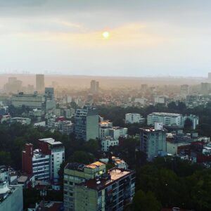 Luis Roberto Guzmán Instagram - Lluvia. Atardecer. Hermandad. ⛈📸 by me.