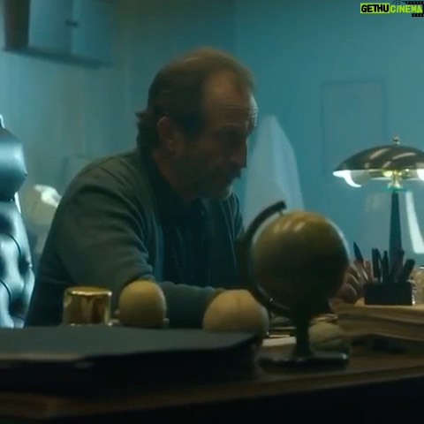 Luis Roberto Guzmán - 6.4K Likes - Iniciando el día con esta gran noticia. Mayo 19, 2da temporada de #quienmatoasara Enhorahuena a todo el equipo. #perroazul y a todos lo colegas. @netflixlat @muynetflix @netflixes @netflixbrasil @netflix