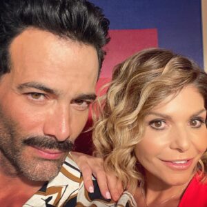 Luis Roberto Guzmán Instagram - 19 años compartiendo diferentes escenarios contigo. 1ro. Sin Pecado Concebido  2do.  Cabaret El Musical  3ro. #lamexicanayelgüero  Juntos somos dinamita? Ustedes dirán. Les leo. 😉